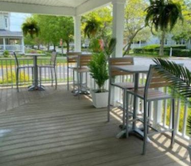 Wall Hotel | Saltwater Inn