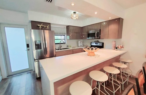 Rock Harbor Condo | Saltwater Lagoon-View Luxury in Key Largo Kayaks, Pools, Boat Slip, & More!