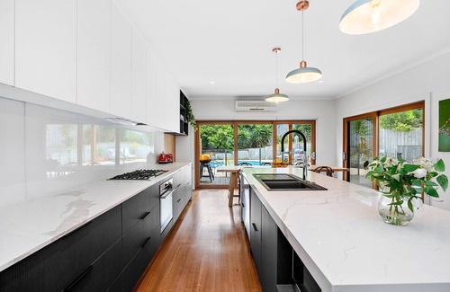 Rye House | SALTWATER POOLSIDE - 8m Heated* Pool, an entertainers delight -BONUS*NIGHTS 2025