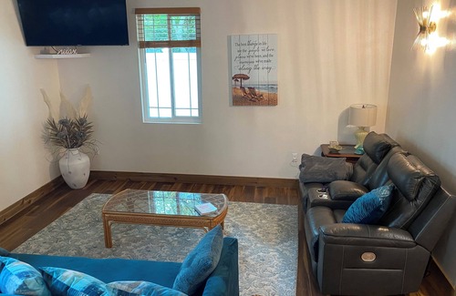 Seminole Apartment | Saltwater Serenty: Seminole Oasis 5 minutes to the beach