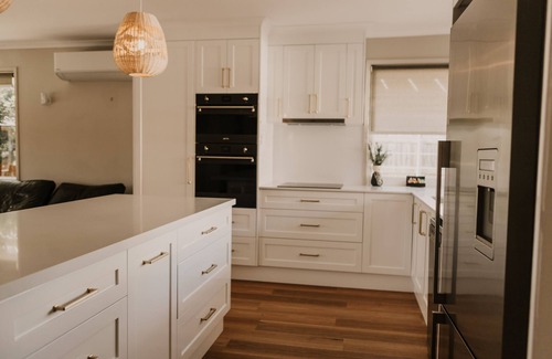 Mooloolaba House | Saltwater Villas Canal Holiday House Pet Friendly