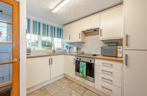 Teignmouth Apartment | Saltwhistle Beach - One Bedroom Apartment, Sleeps 2
