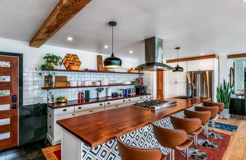 Kingston House | SaltWood: Zenith Waterfront Retreat