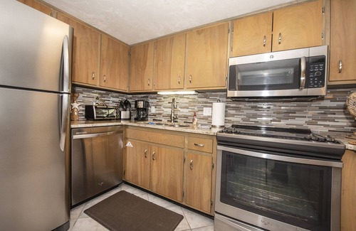 Panacea Condo | Salty Breezes, Panacea.Bay Front, Wrap Around Balcony, Pool, NO BOATS