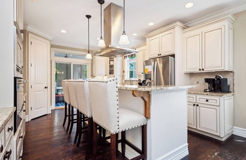 Tranquil Harbour House | Salty Crab: Elegant Home Close to Waterway, Parks, Beach