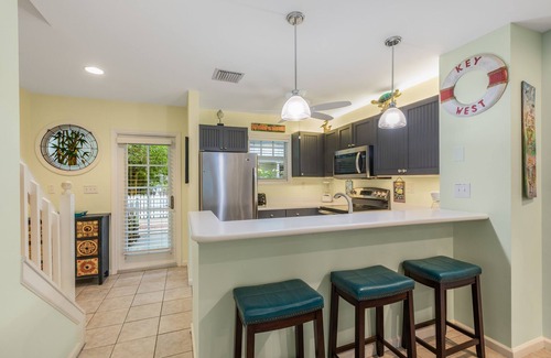 Bahama Village House | SALTY KISSES ~ Charming 2 Bedroom, 1.5 Bath Townhome in Truman Annex!
