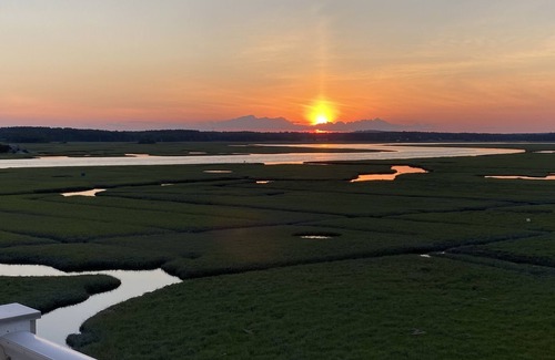 Seabrook Condo | Salty Sunsets - Condotel Efficiency for your beach getaway