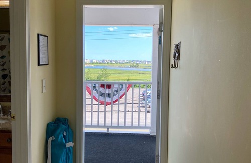 Seabrook Condo | Salty Sunsets - Condotel Efficiency for your beach getaway