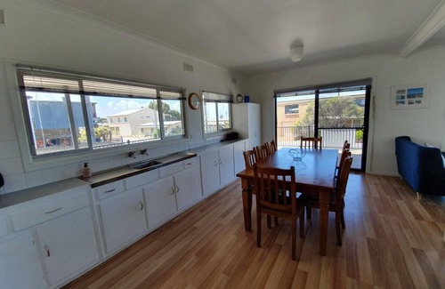 Warrenben House | Salty Verandah - Perfect position in the Original Township