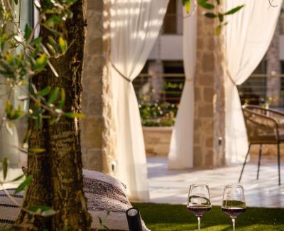 Bardolino Apartment | SalvatoreHomes - Pure Luxury in the Centre of Bardolino with Pool & Private Garden - Casa Olivia - a 5 Star Luxury Collection at Lake Garda
