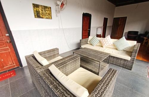 Koh Rong Sanloem House | Sam's Guesthouse M'Pai Bay