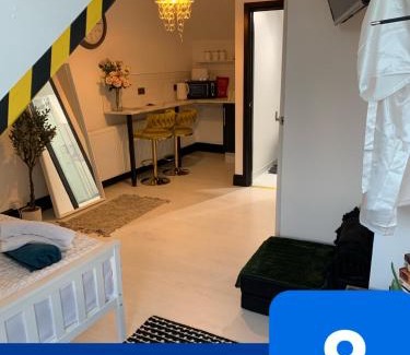 Sheffield Bed & Breakfast | Sam’z Boutique