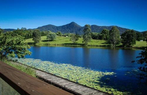 Mount Samson Villa | Samford Lakes Rural Accommodation