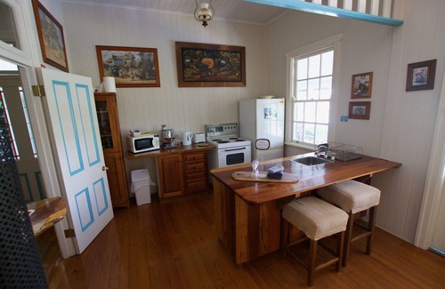 Mount Samson House | Samford Lakes - The Cottage