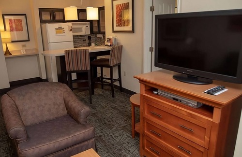 Vance Jackson Apartment | San Antonio Sea World Adventure! Home-like Accommodation w/Full Kitchen! Pool!