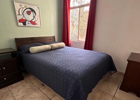 San Salvador Apartment | San Benito para 6