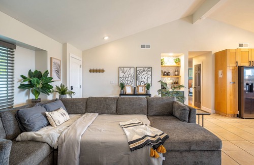 Ocean View Hills House | San Diego * Jacuzzi * Backyard Paradise