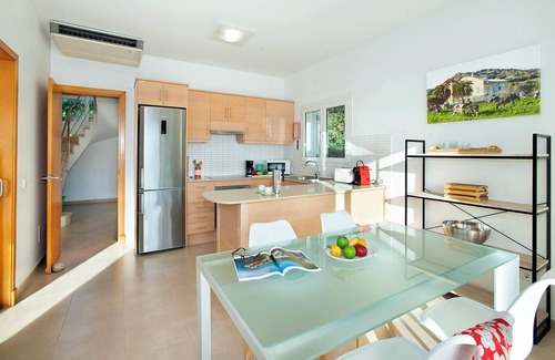 Coves Noves Villa | San Francisco - Three Bedroom Villa, Sleeps 6