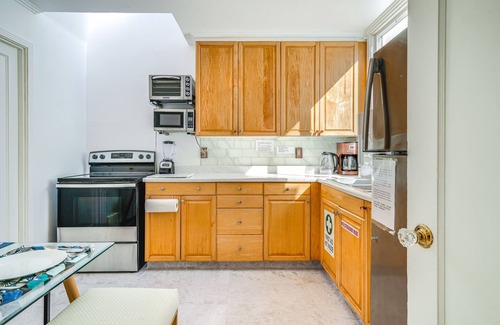 Sunset District House | San Francisco Home ~ 1 Mi to Golden Gate Park!