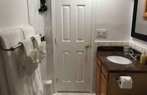 Outer Mission Apartment | San Francisco Private Room and Bathroom - Free Street Parking