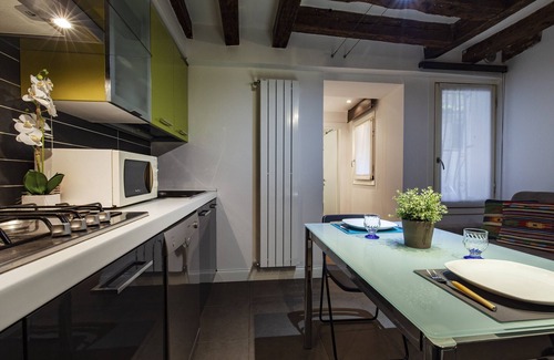 Santa Croce Apartment | San Giacomo Apartment by Wonderful Italy