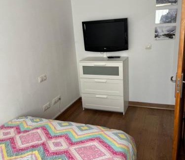 Puebla de Lillo Apartment | San Isidro Estación de Esqui