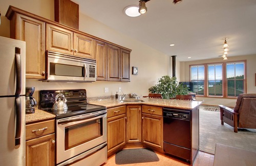 Friday Harbor Condo | San Juan Suites - Northwest Passages! Downtown!