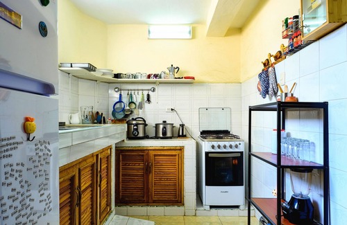Centro Havana Bed & Breakfast | San Nicolas 215