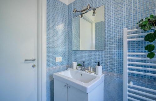 Milano Due Apartment | San Raffaele-Linate Free Parking Balcony Wifi 4 pax