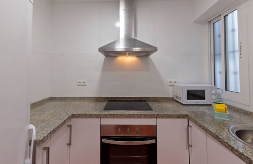 Encarnacion-Regina Apartment | San Vicente Apartment, 5 pax, historic center
