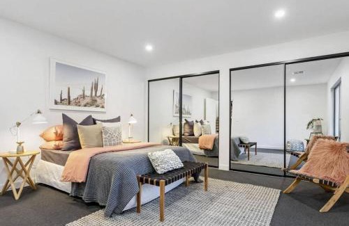 Safety Beach House | Sanary a modern beach home in Martha Cove