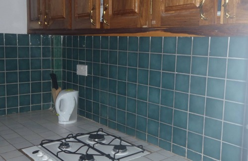 Serrekunda Apartment | Sanchaba Yellow Apartments - Red Suite