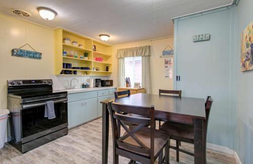 Grayland House | Sand and Surf Cottage 2-Bed by the Sea w fireplace