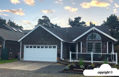 Seaside House | SAND BY ME professionally managed by Seaside Vacation Homes, Inc