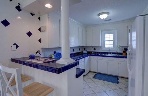 South End House | Sand Castle - Spacious stand alone home on the south end