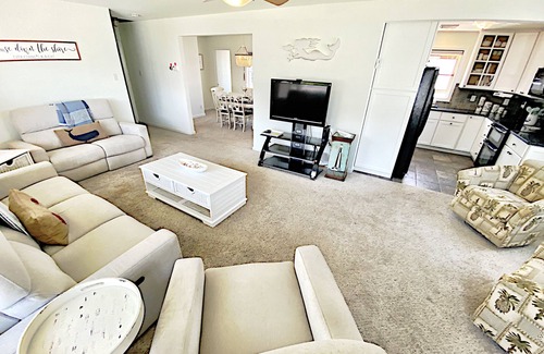 A-Zone Cottage | ⛱ Sand Ranch-Family-Dogs OK- Walk 2 Playground/Town