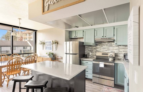 Seaside Condo | Sand & Sea (118) Shore Thing - Oceanside Charm