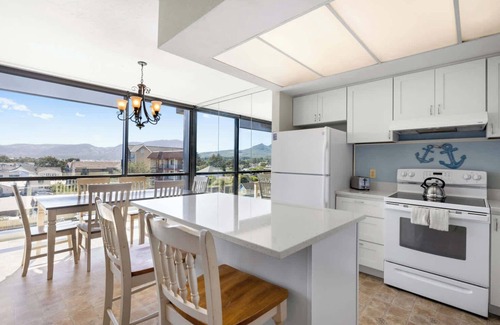 Seaside Condo | Sand & Sea (418) Holiday Bright and Modern