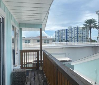 Redington Shores Hotel | Sand Vista Vacation Hotel