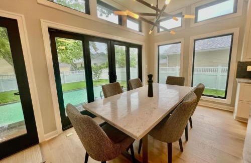 Country Club Estates House | Sandalwood street 306