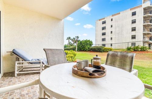 Cocoa Beach Apartment | Sandcastles 413