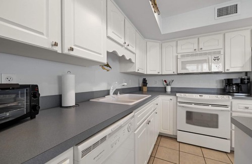 Cedar Key Condo | Sanderling is a beautiful condo just one block from downtown