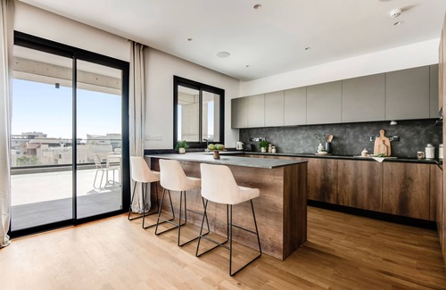 Limassol Apartment | Sanders Crystal 1 - Large 4-bdr Penthouse With Shared Pool