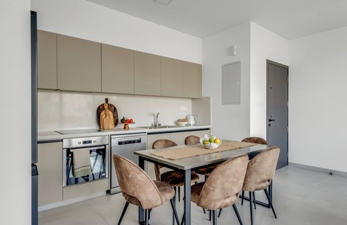 Agios Athanasios Apartment | Sanders Elgio - Pleasant 2-Bdr Apt w Balcony