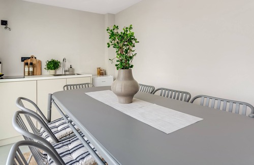 Piraeus Apartment | Sanders Port - Chicly Studio with Roof-Top Terrace