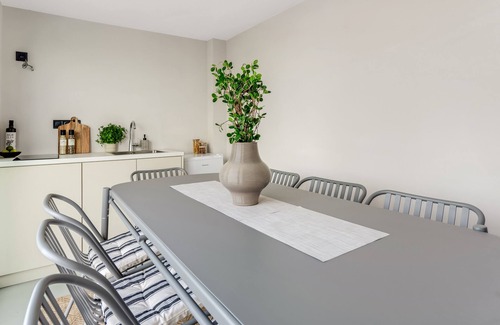 Piraeus Apartment | Sanders Port - Warm Studio Near Piraeus Port