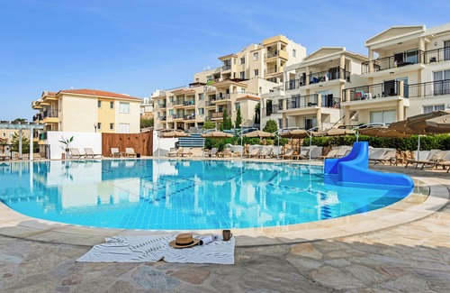 Chlorakas Apartment | Sanders Seaview - Warm 2 Bdr Apt with Seaview