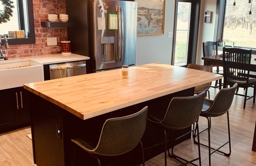 Gibbon Cabin | Sandhill Crane viewing experience of a lifetime in Nebraska on the Platte River!