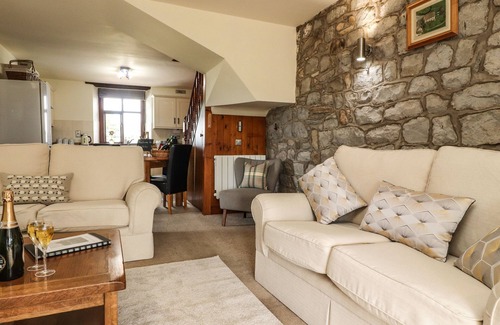 Skipton House | SANDHOLME COTTAGE, family friendly, with open fire in Wigglesworth