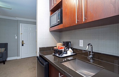 North Industrial Hotel | Sandman Hotel Saskatoon